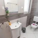بيت للعطل Beachside House Anamarija